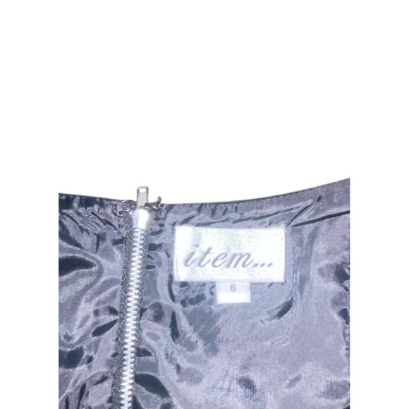 Item... VINTAGE USA? Women's Size 6 Cropped Black Ladder Cutout Zip Back Blouse - Picture 6 of 12